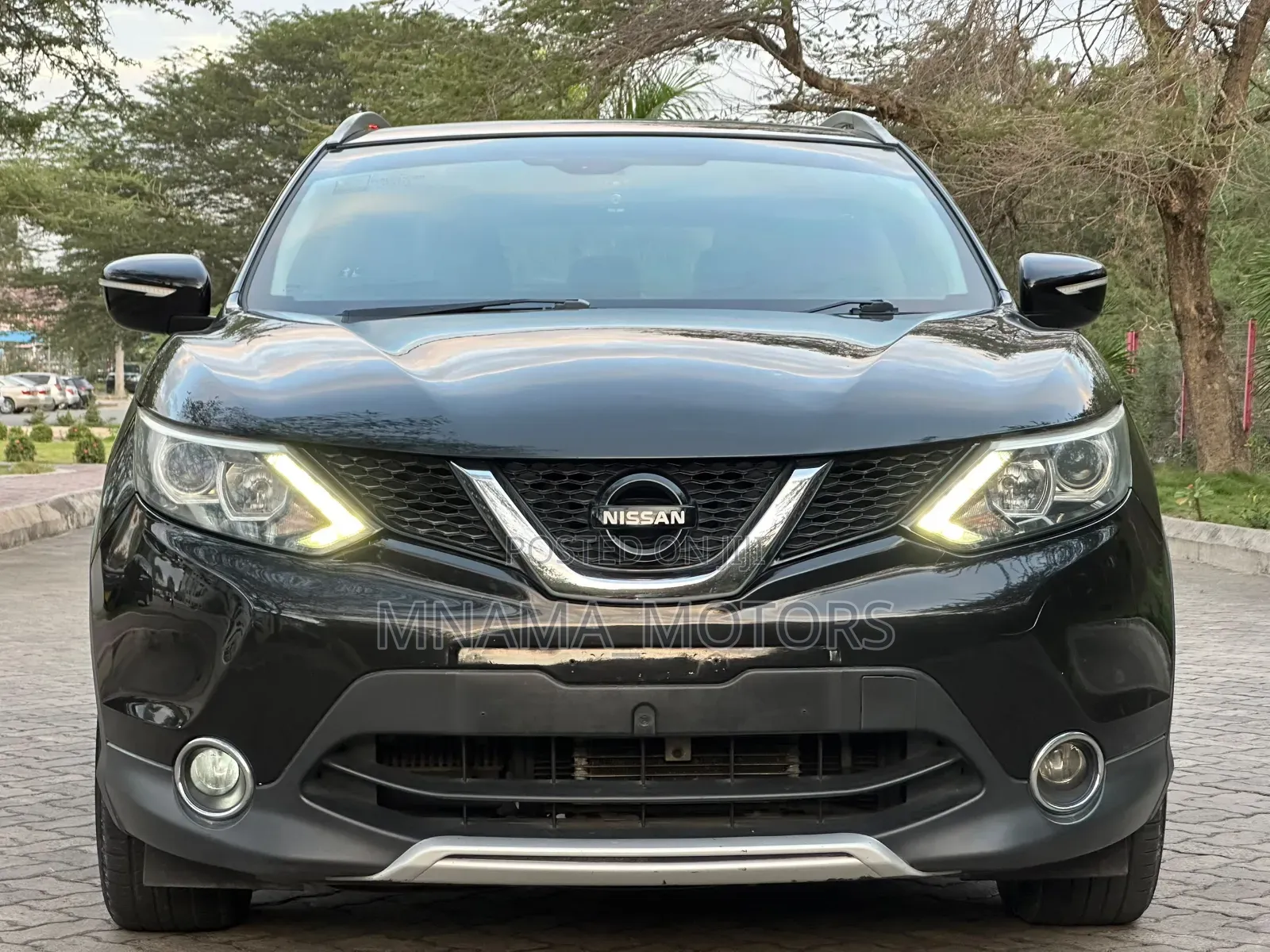 Nissan Qashqai 2015 Black