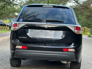 Mitsubishi Outlander 2013 Black