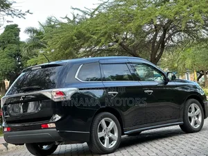 Mitsubishi Outlander 2013 Black
