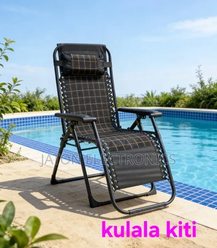 Folding Lounge Chair