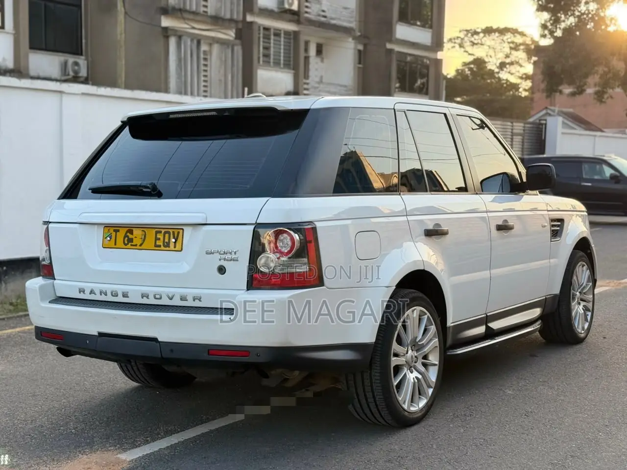Land Rover Range Rover Sport 2011 White