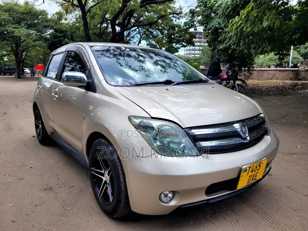 Toyota IST 2003 Beige