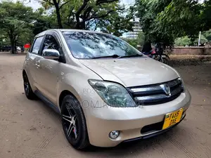 Toyota IST 2003 Beige