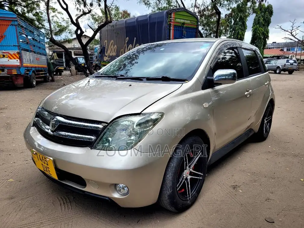 Toyota IST 2003 Beige