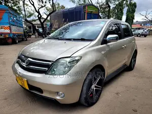 Toyota IST 2003 Beige