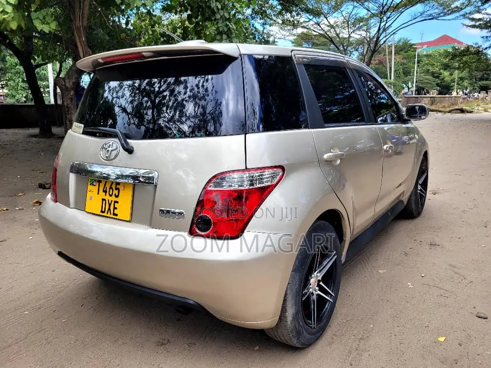 Toyota IST 2003 Beige