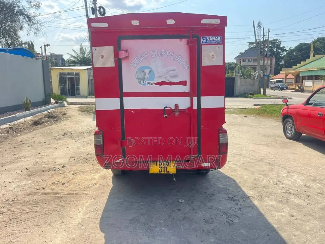 Toyota Hilux 2002 Red