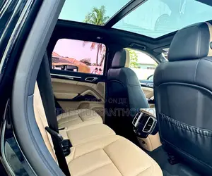 Porsche Cayenne 2017 Black