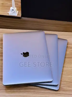 Laptop Apple MacBook Pro 2019 8GB Intel Core i5 SSD 500GB
