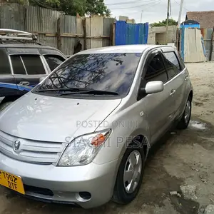 Toyota IST 2005 Silver