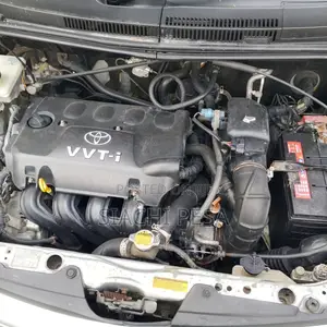 Toyota IST 2005 Silver