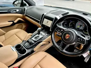 Porsche Cayenne 2016 Black
