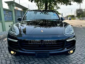 Porsche Cayenne 2016 Black