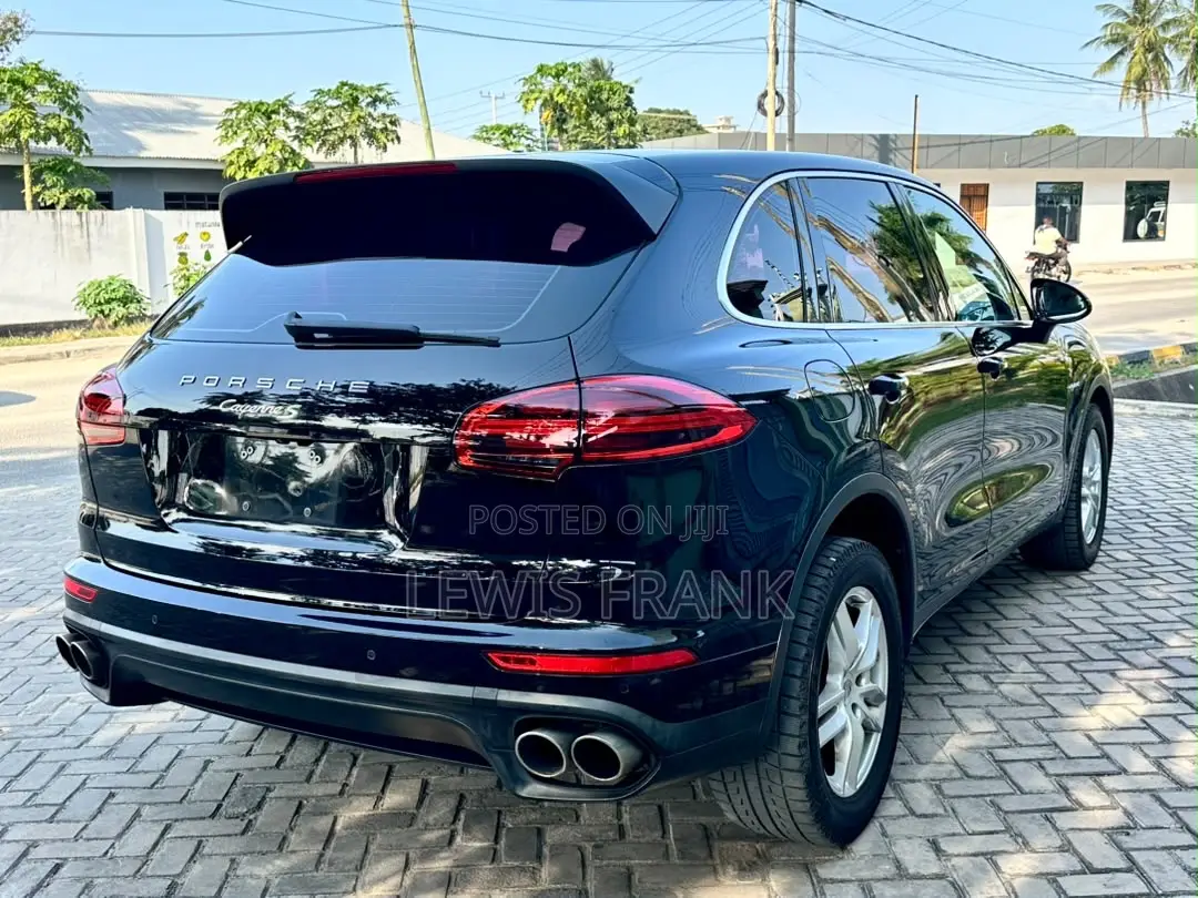 Porsche Cayenne 2016 Black