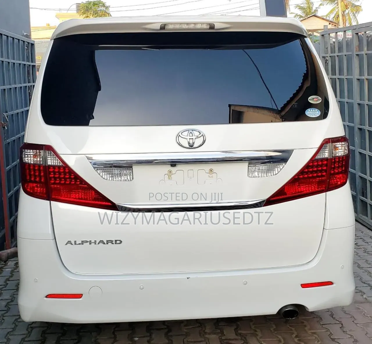 Toyota Alphard 2009 Ivory