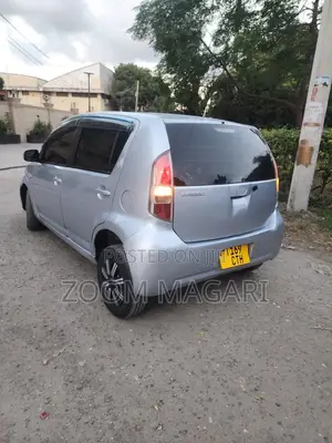 Toyota Passo 2004 Silver