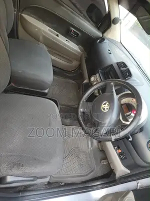 Toyota Passo 2004 Silver