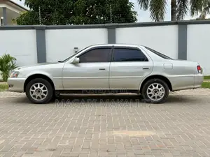 Toyota Cresta 2001 Silver