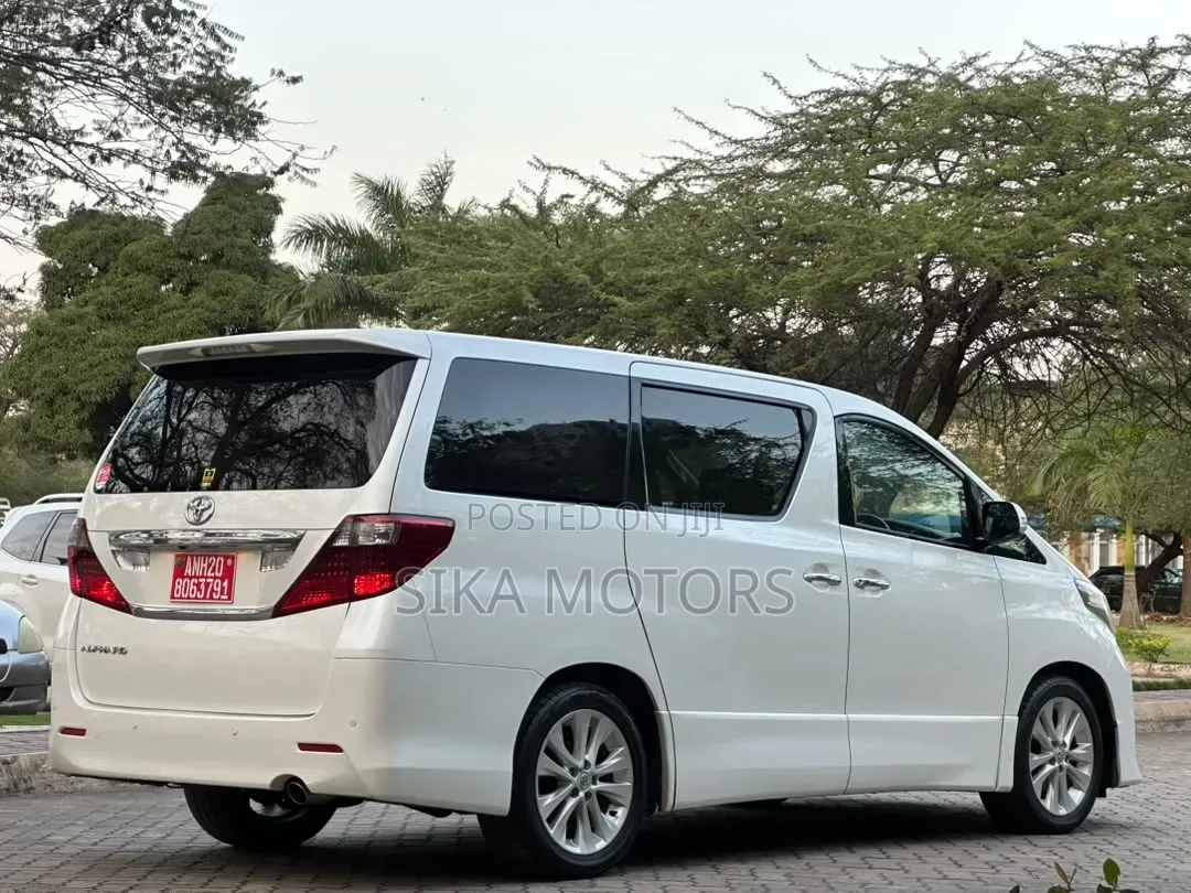 Toyota Alphard 2009 White