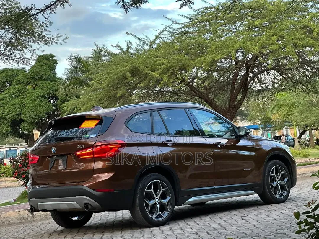 BMW X1 xDrive28i AWD 2016 Brown