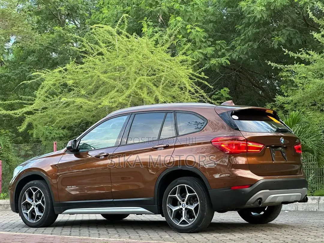 BMW X1 xDrive28i AWD 2016 Brown