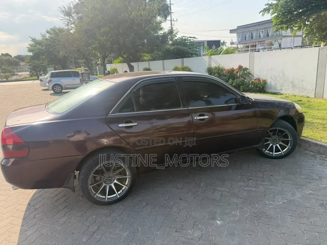 Toyota Mark II 2004 Burgundy