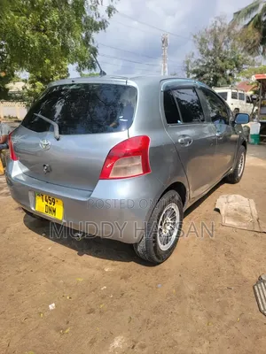 Toyota Vitz 2005 Silver