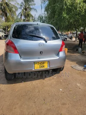 Toyota Vitz 2005 Silver