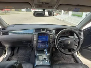 Toyota Crown 2007 White