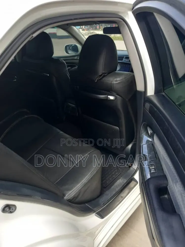 Toyota Crown 2007 White
