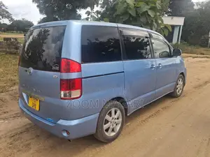 Toyota Noah 2003 Blue