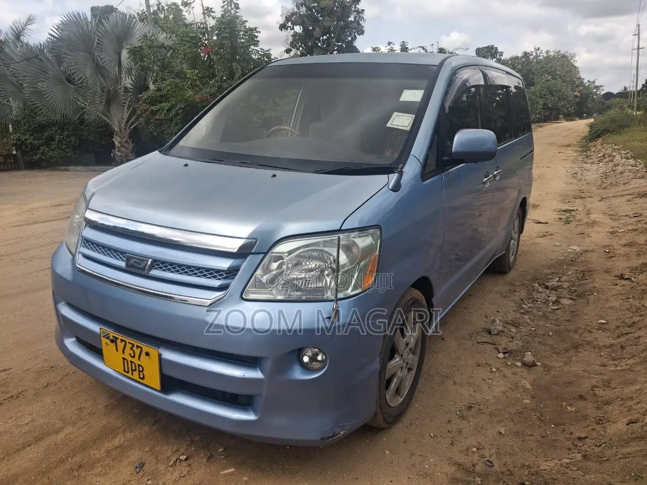 Toyota Noah 2003 Blue