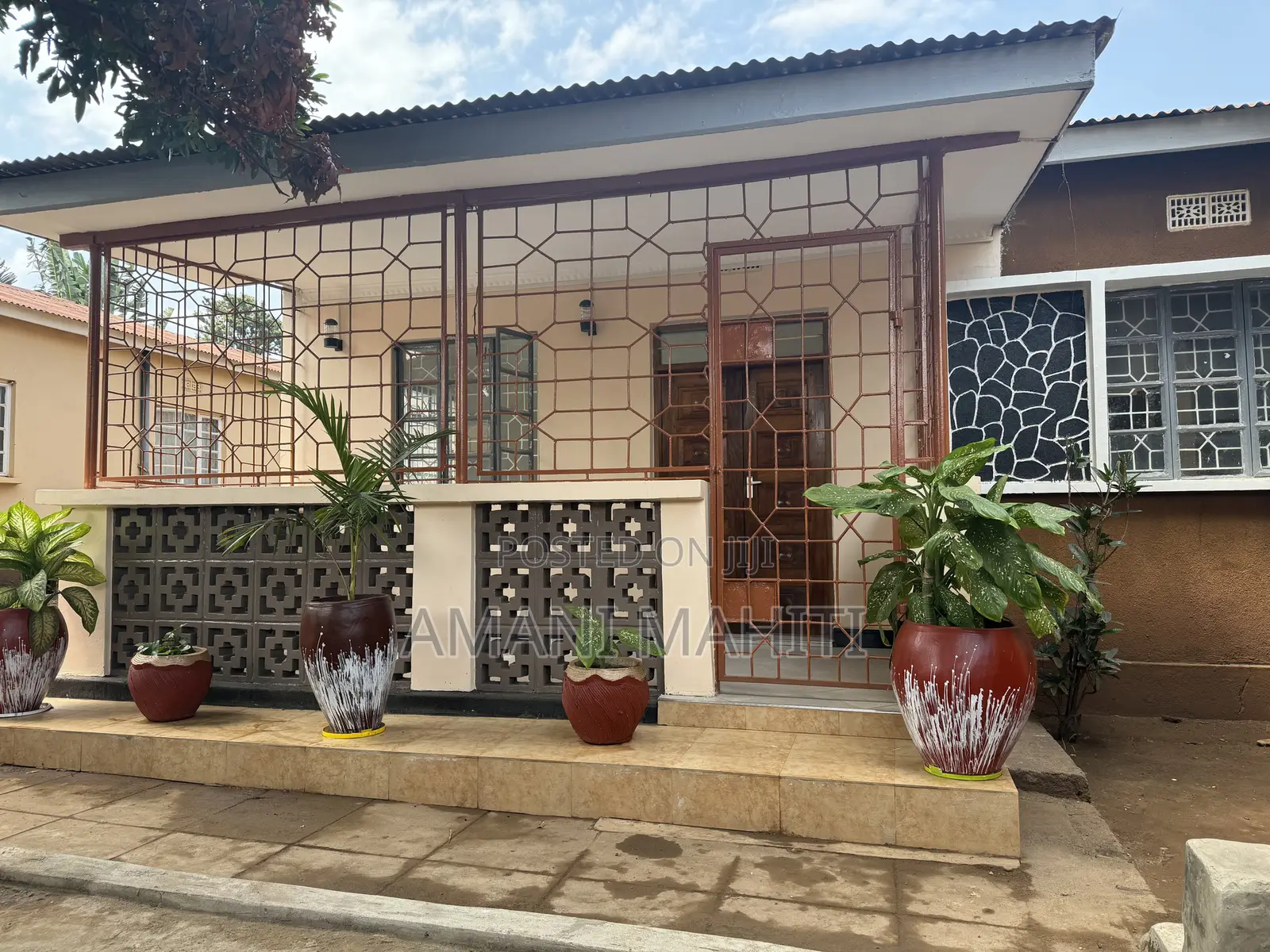 3bdrm Bungalow in Moshi Urban for rent