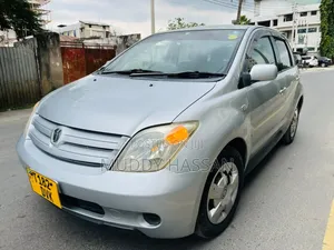 Toyota IST 2005 Silver