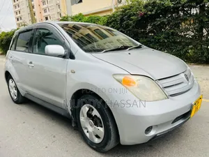 Toyota IST 2005 Silver