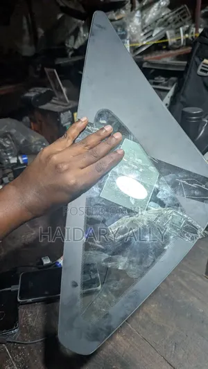 Kioo Cha Pembeni Harrier Chogo