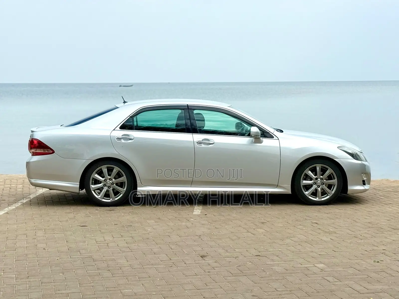 Toyota Crown 2012 Silver