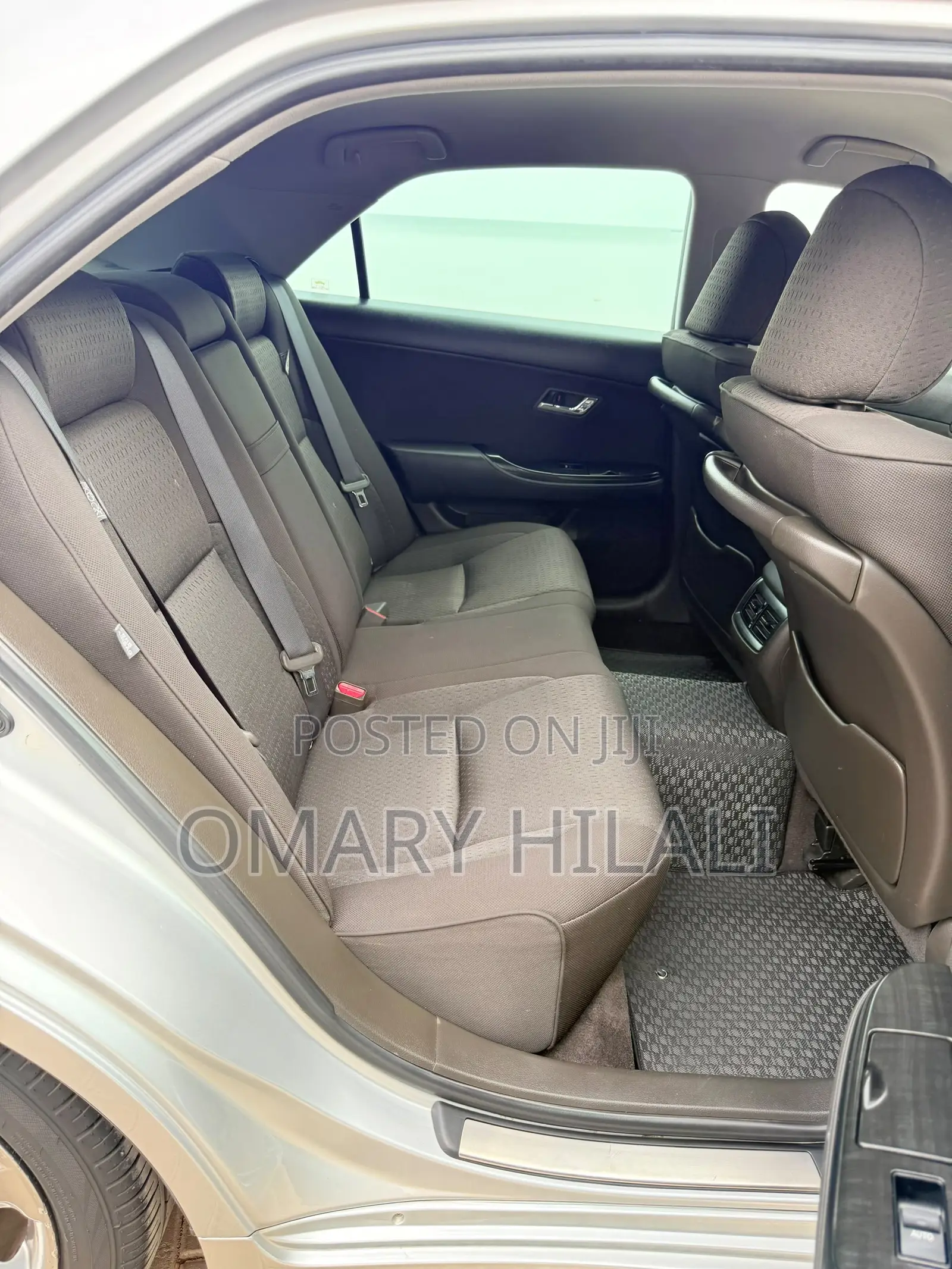 Toyota Crown 2012 Silver