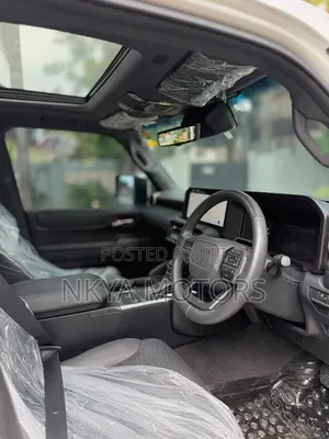 Toyota Land Cruiser Prado 2025 White