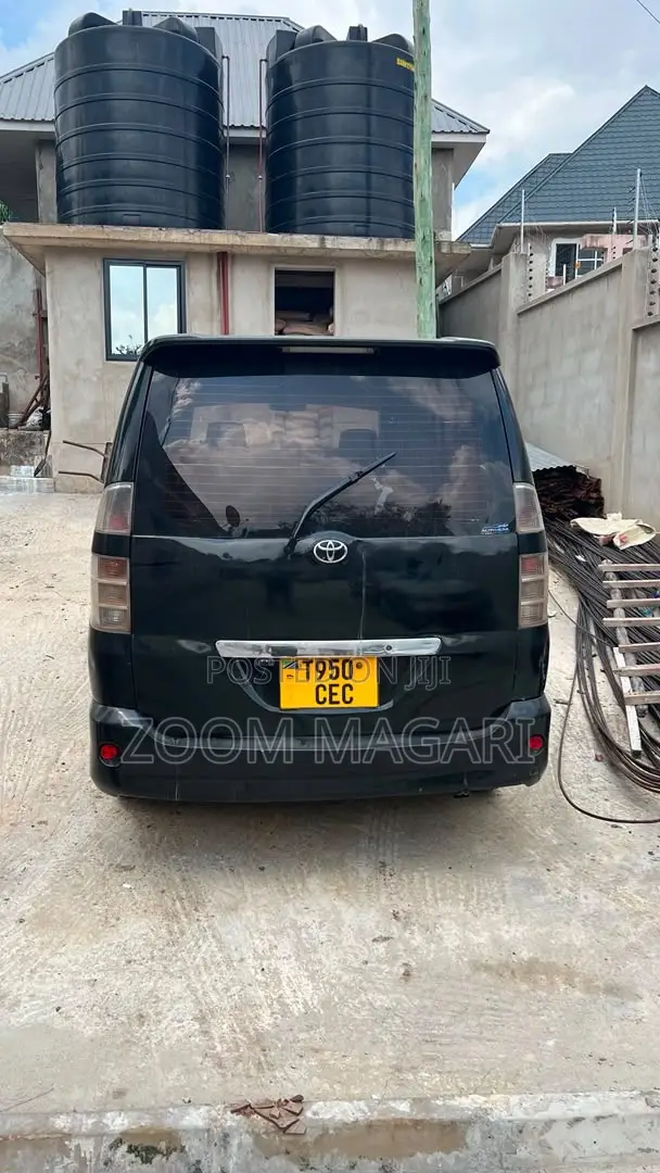 Toyota Noah 2003 Black