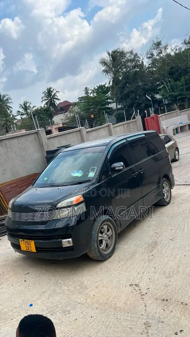 Toyota Noah 2003 Black