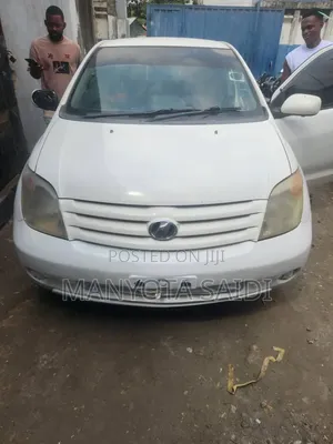 Toyota IST 2004 White