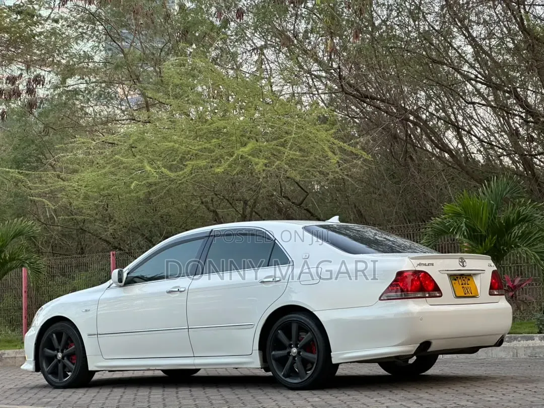 Toyota Crown 2008 White