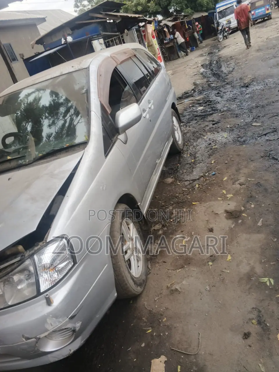 Nissan Liberty 2003 Silver