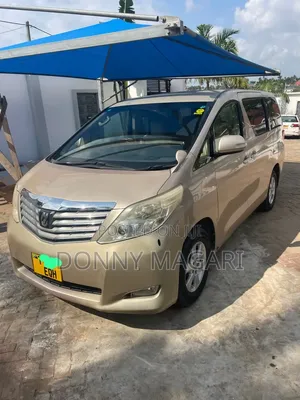 Toyota Alphard 2011 Gold