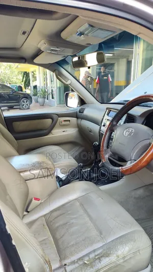 Toyota Land Cruiser 2004 Gold