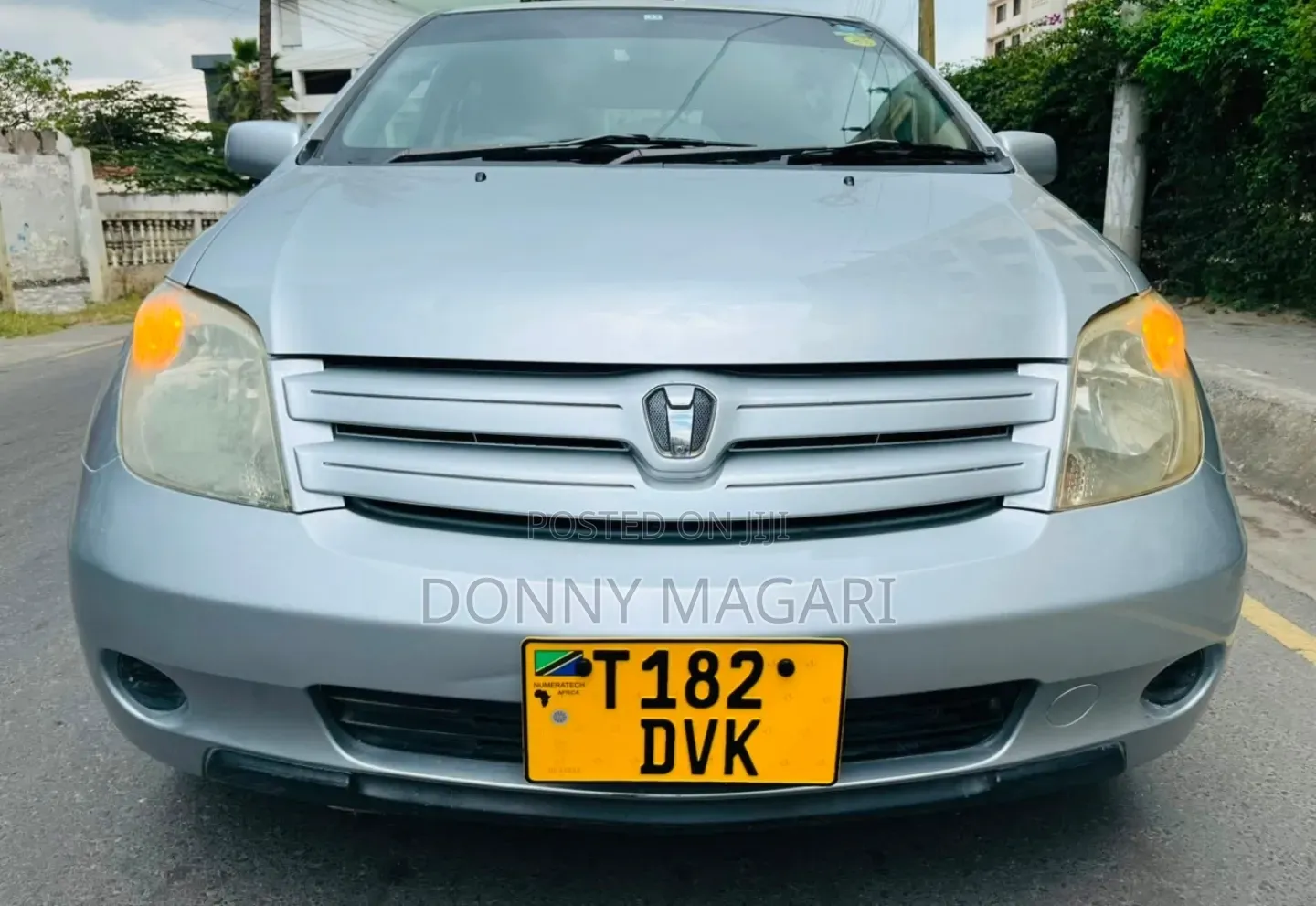 Toyota IST 2004 Silver