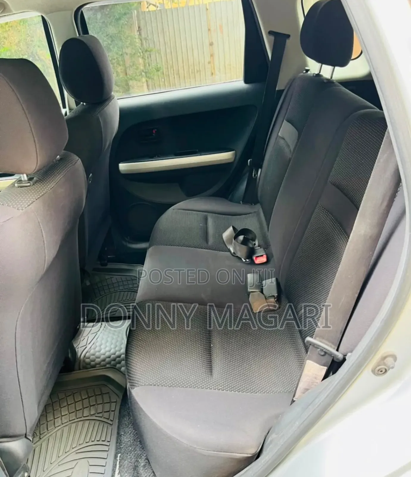 Toyota IST 2004 Silver
