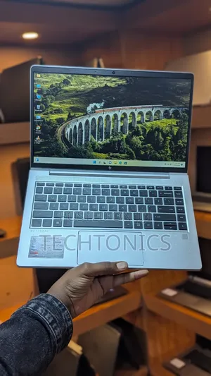 New Laptop HP EliteBook 645 G9 16GB AMD Ryzen 5 SSD 512GB