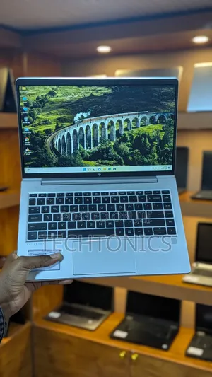 New Laptop HP EliteBook 645 G9 16GB AMD Ryzen 5 SSD 512GB